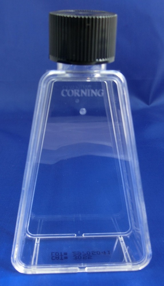 20 - 25cm² Cell Culture Flasks Angled Neck Triangular Sterile Treated