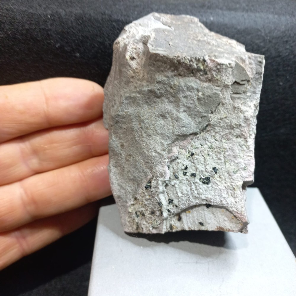 Osumilite, Tridimite