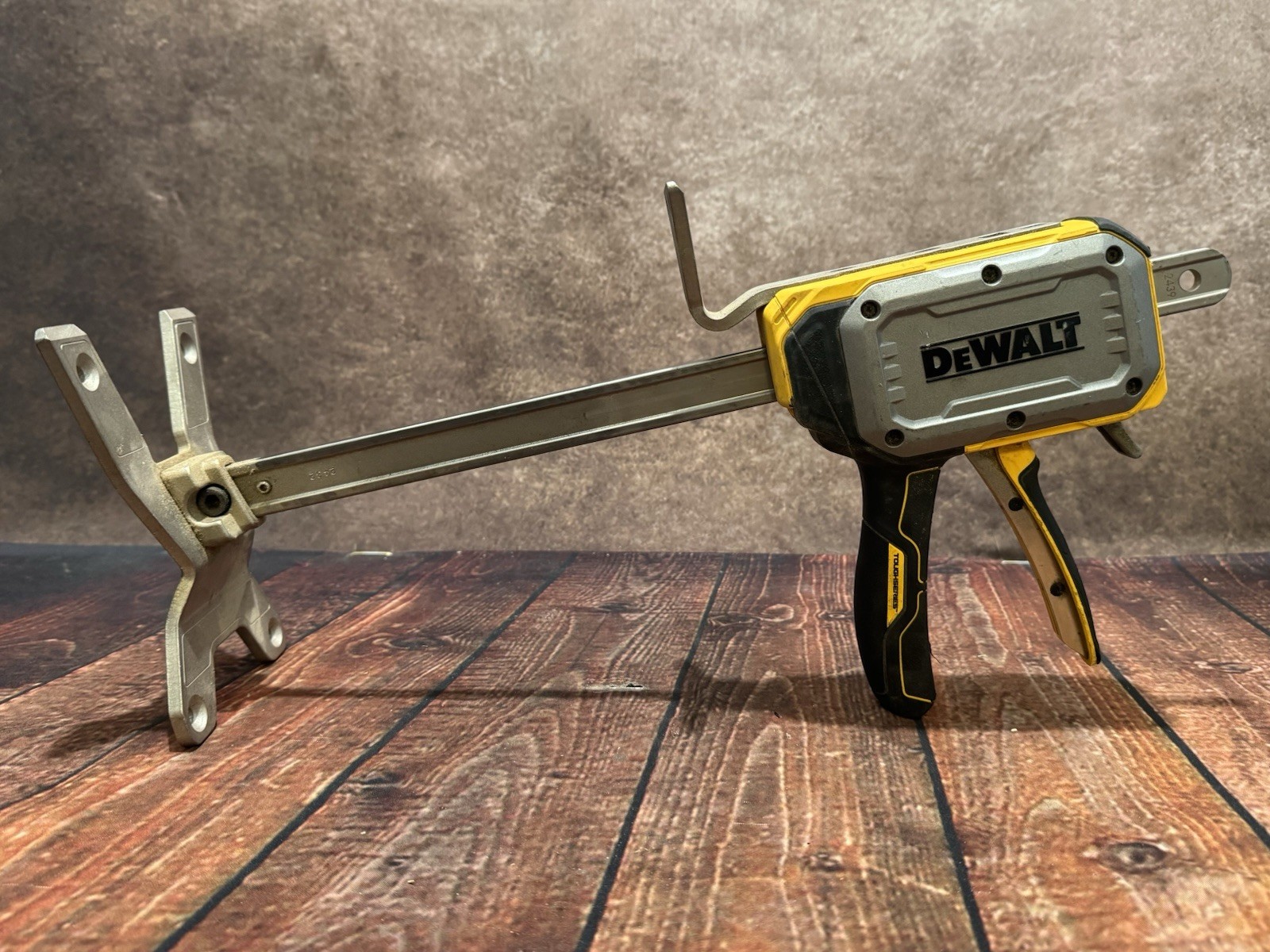 Dewalt DWHT83550 Tough Series 340lb Construction Jack