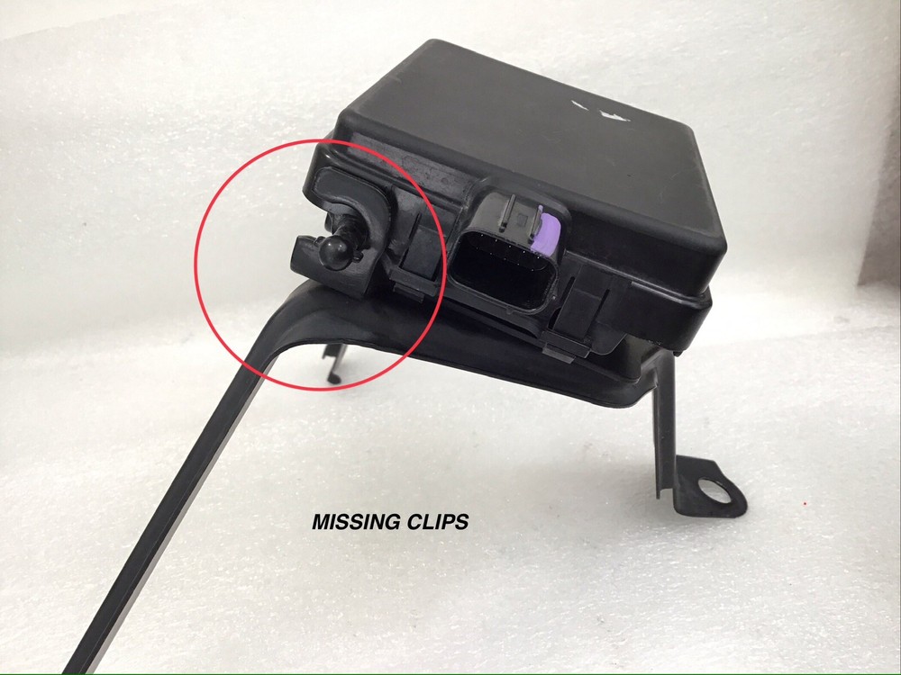 2016-2018 TOYOTA MIRAI CRUISE CONTROL DISTANCE SENSOR RADAR MODULE MISSING CLIPS