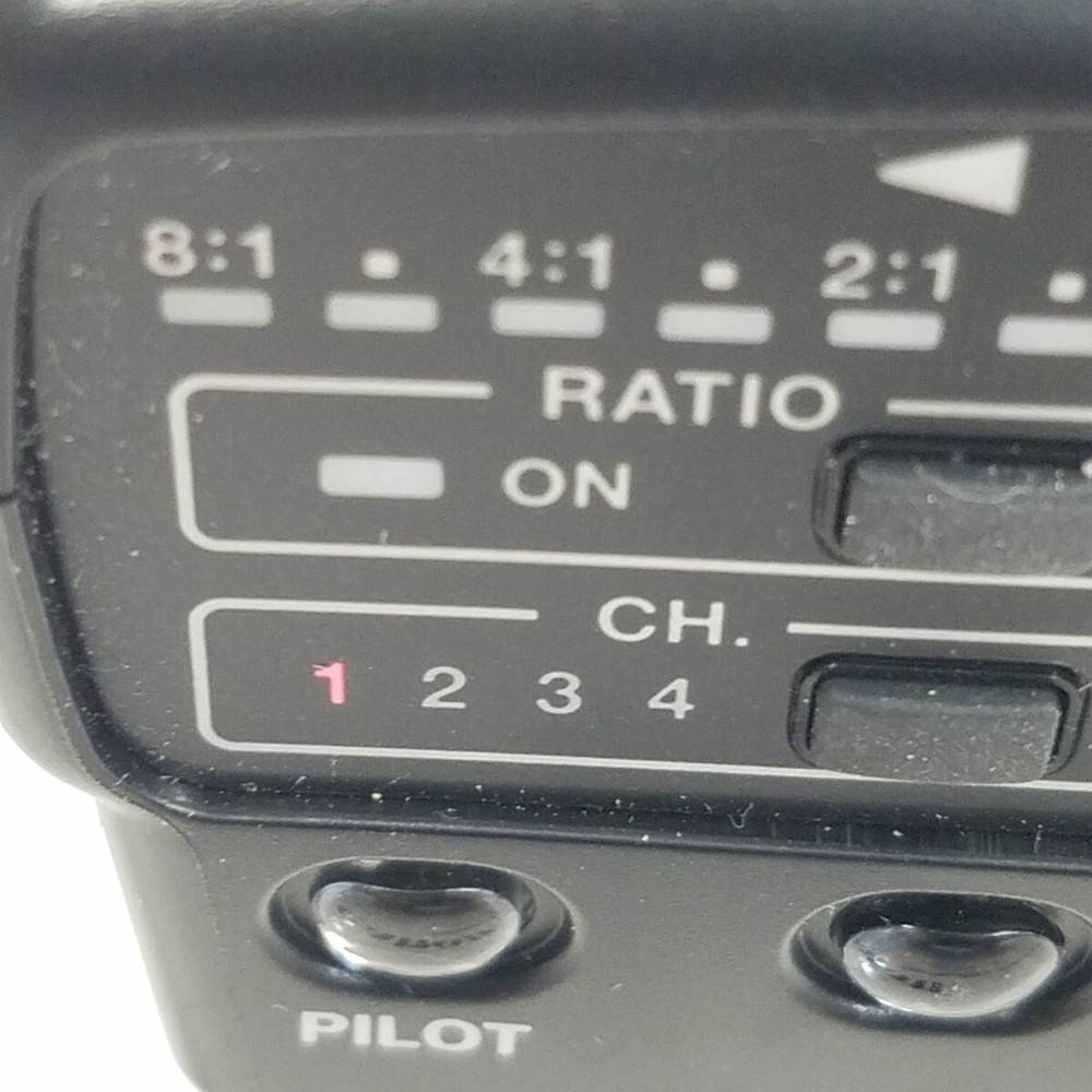 Canon Speedlite Transmitter ST-E2 with Case & Instructions Working