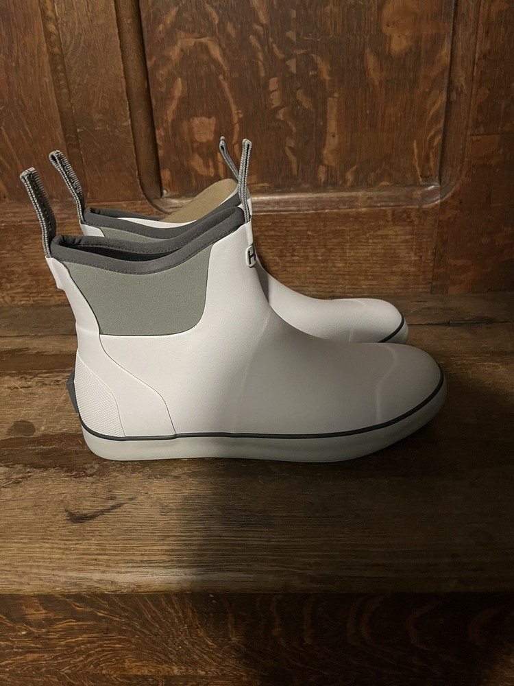 huk deck boots