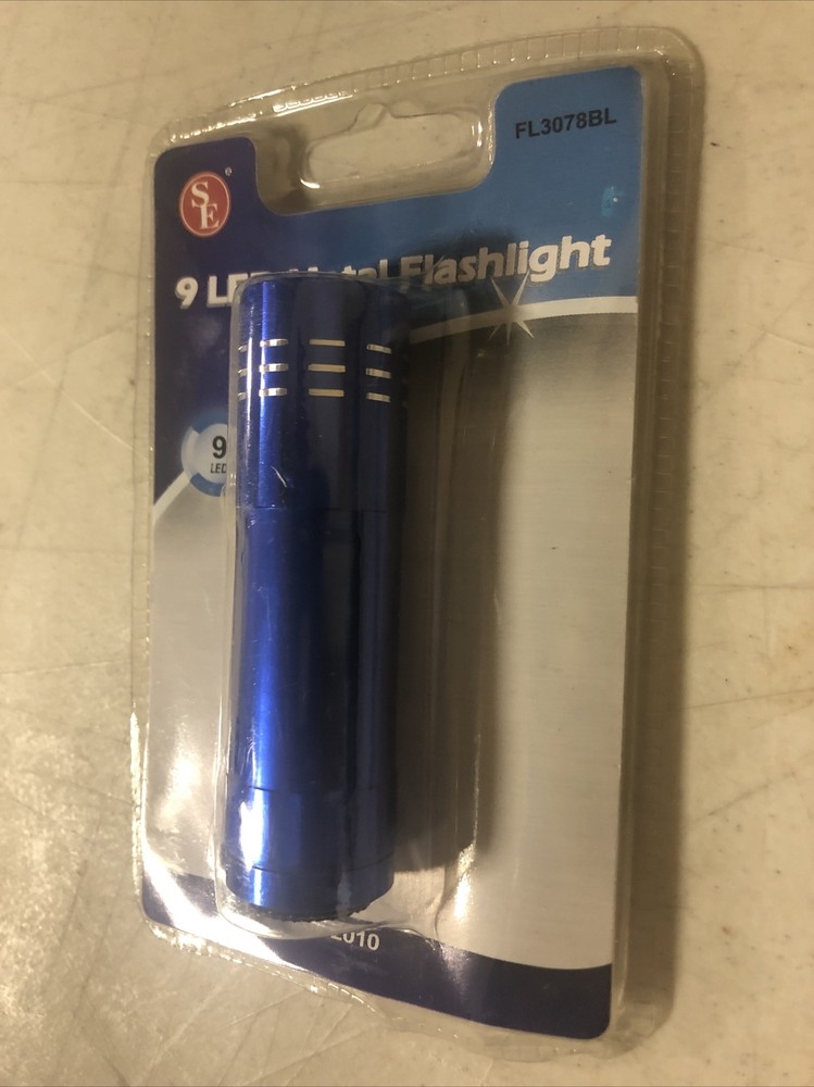 SE 9 LED FLASHLIGHT FL3078BL - NEW OLD STOCK