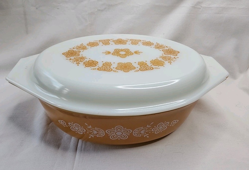 Pyrex Gold Butterfly Casserole Dish WITH LID NICE 045 2 1/2 quart