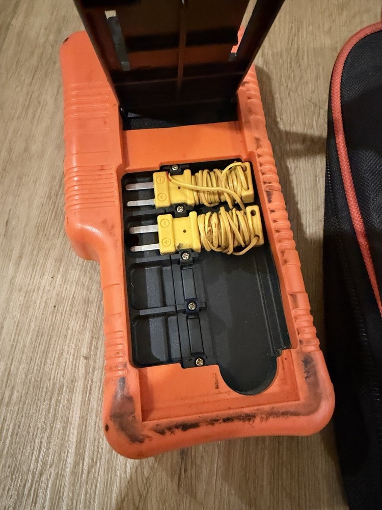 Klein Tools DTL302 - Dual Input Temperature Logger