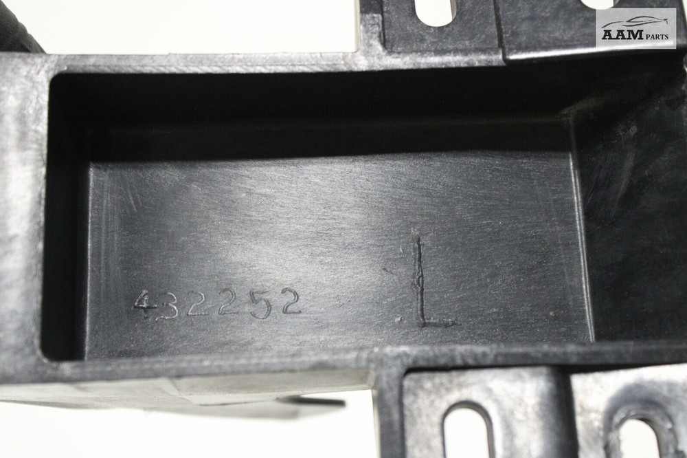 2018-2024 FREIGHTLINER CASCADIA LEFT DRIVER SIDE FAIRING SUPPORT BRACKET OEM