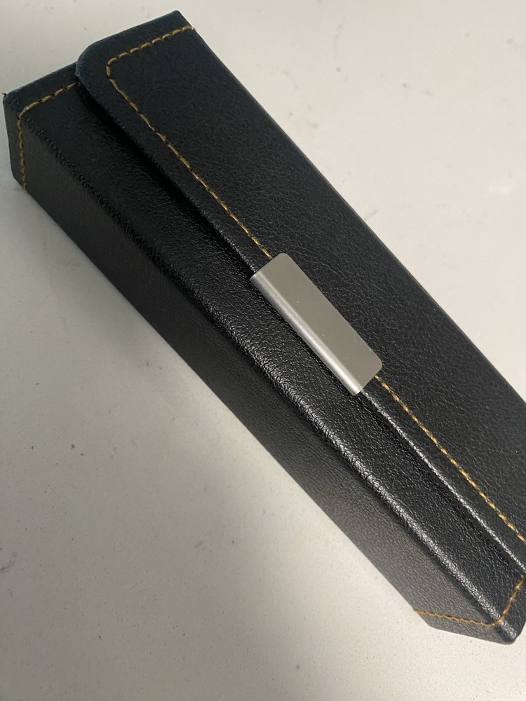 StarTech Wireless Presentation Remote With red Laser Pointer - 90ft (27m)