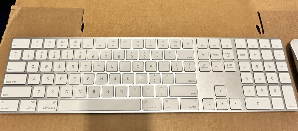 Apple Magic Keyboard 2 A1843 with Magic Mouse 2 -A1657 - White