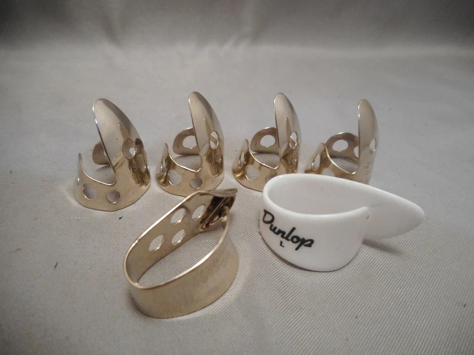 DUNLOP 6 PC LEFT HAND FINGERPICK SET, 4 PCS .0225" NIK SILVER  & 2 THUMBPICKS