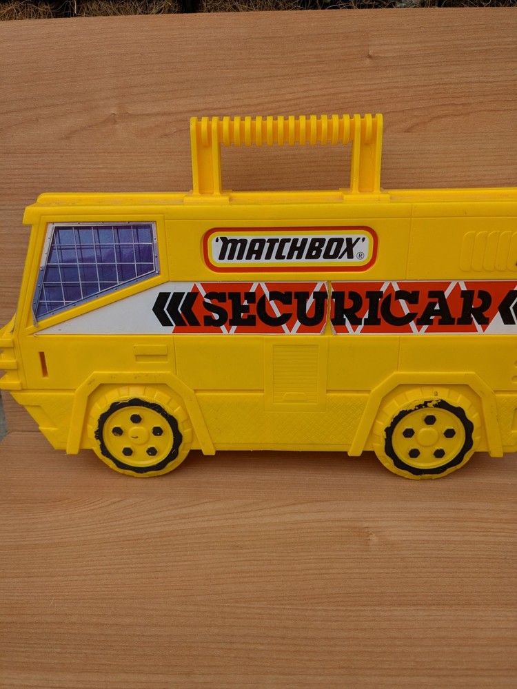Matchbox Securicar Carrier. (NO CARD)