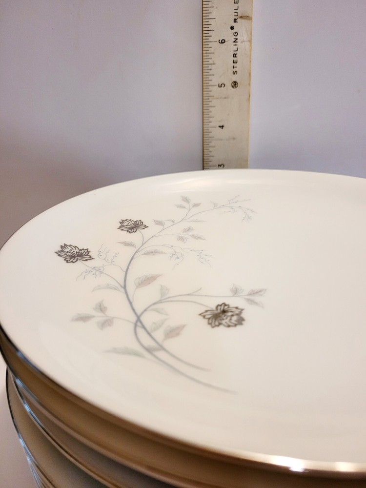 Arlen Fine China 8 Piece Set