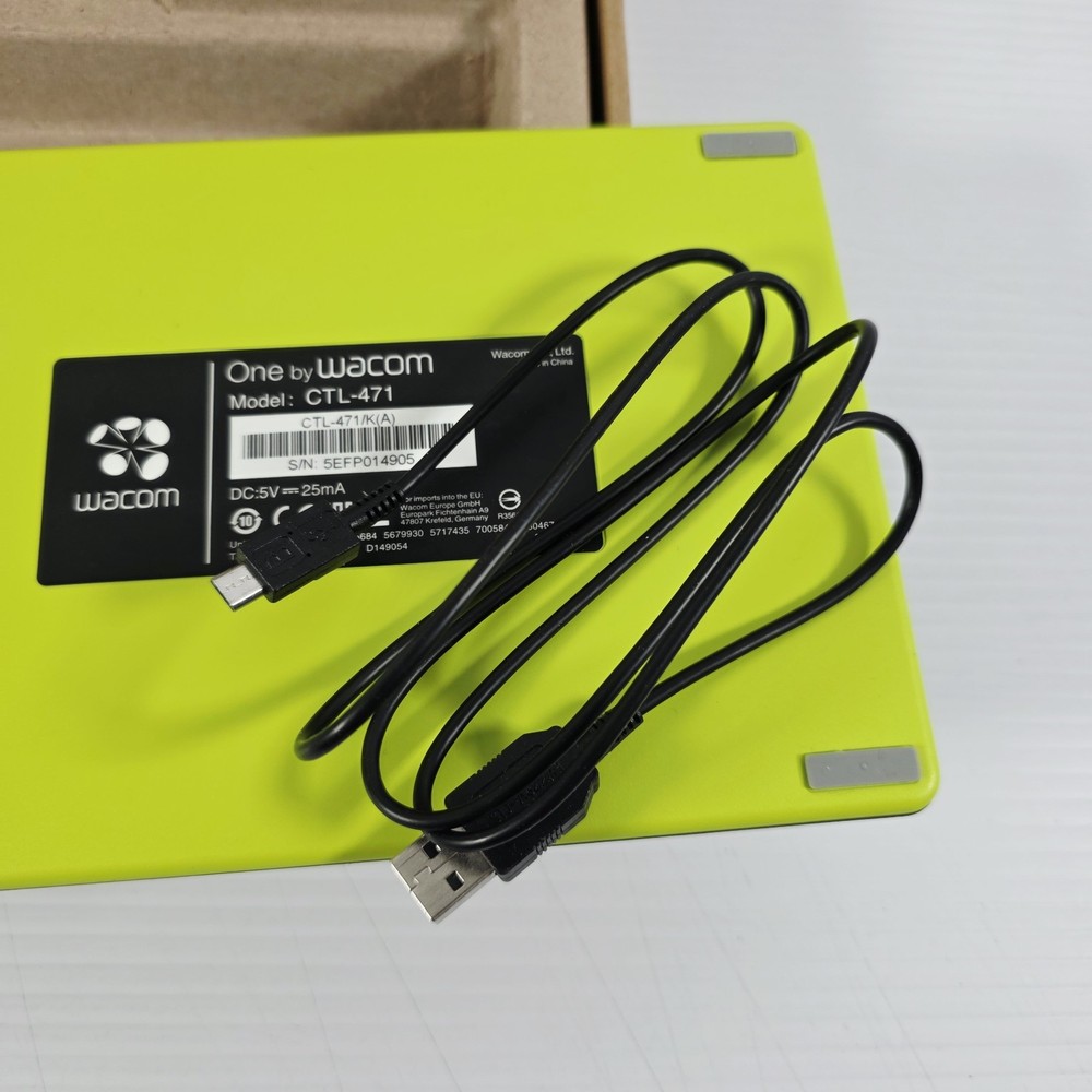 One by Wacom CTL-471 Creative Graphics Drawing Tablet w/ Pen - Tested