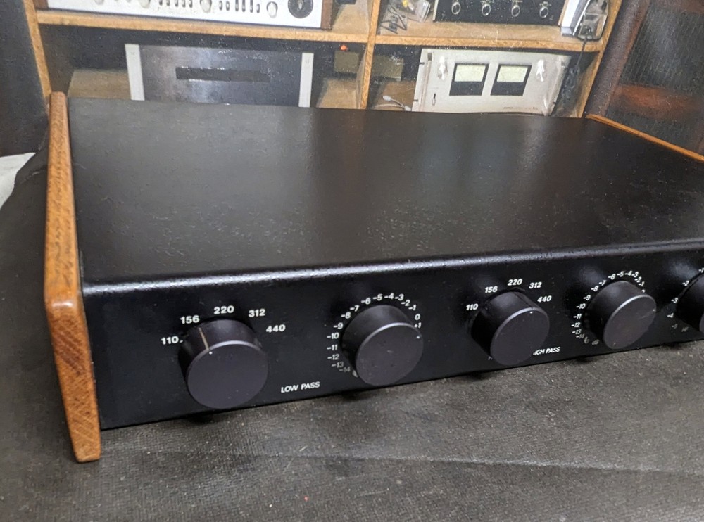 Infinity RS crossover / equalizer with wood sides for Reference Standard 4.5