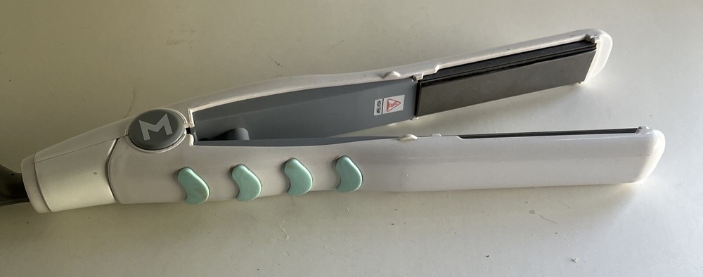 Metropolis Hair Flat Iron Model TW 7025