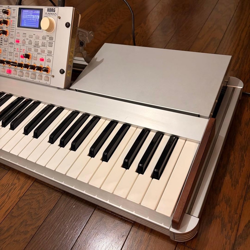 KORG RADIAS KEYBAORD Synth