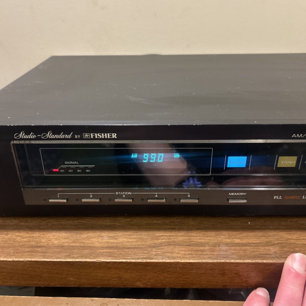 Fisher Studio-standard Synthesizer Tuner FM-660