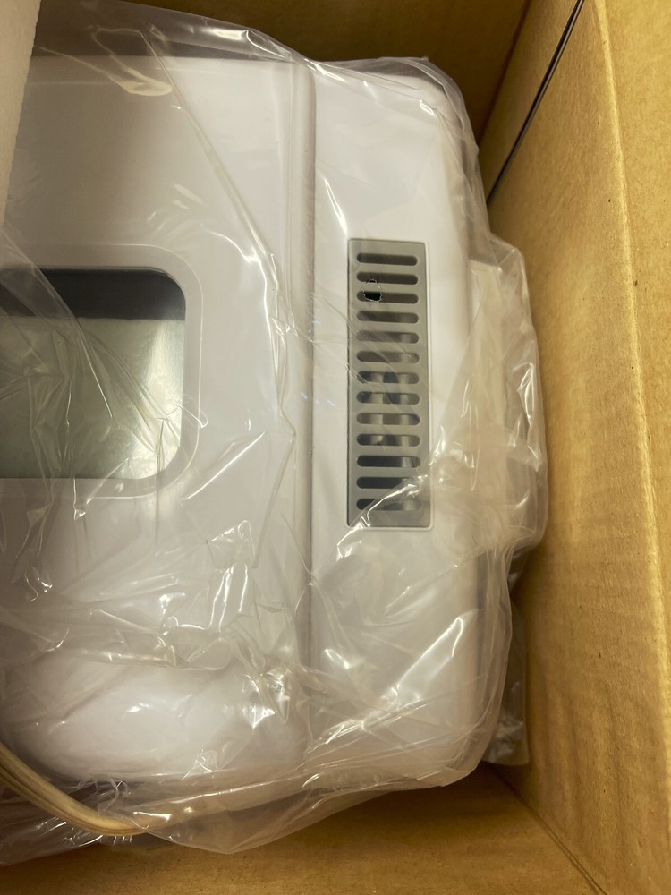 Oster 5814 Deluxe Bread and Dough Maker, NIB