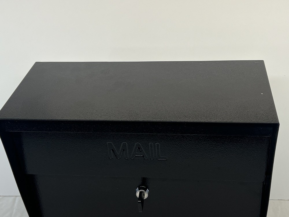 Metro Mail Boss Locking Mailbox