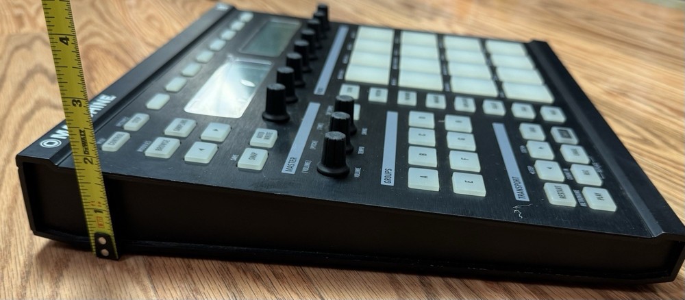 Native Instruments Maschine MK1 Controller MIDI/USB/Audio Interface Pro Gear DJ