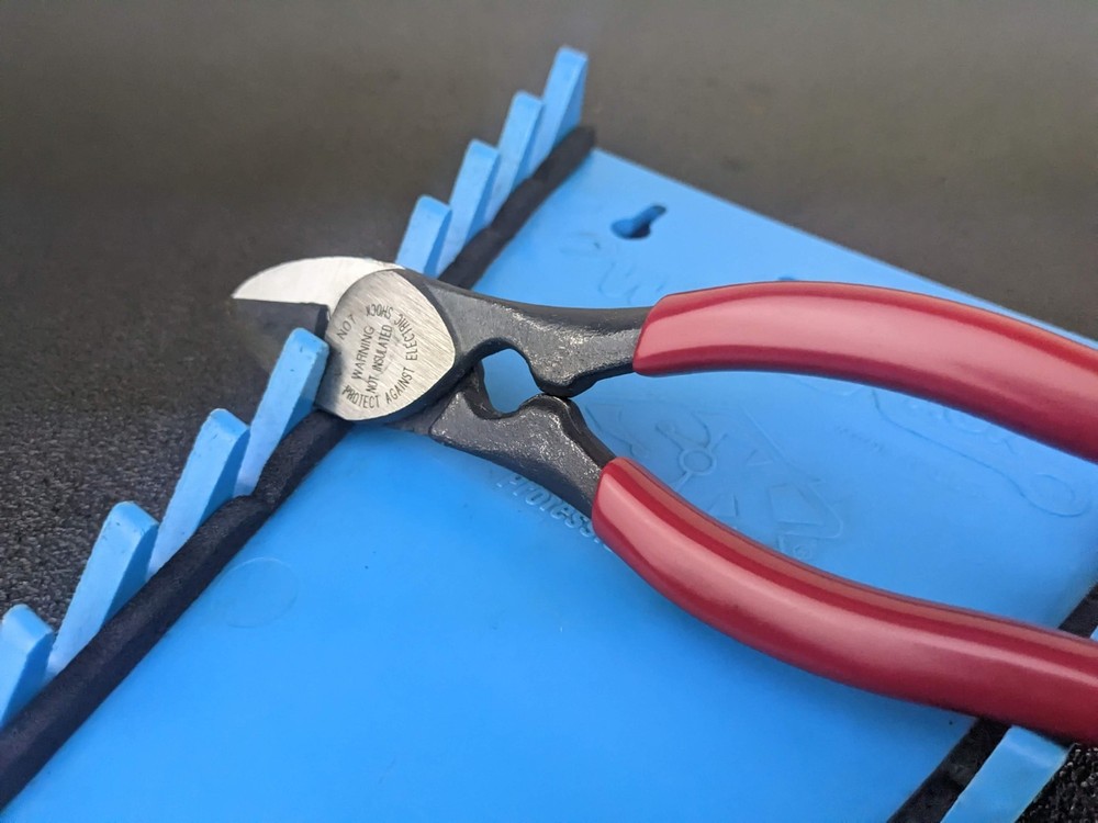 #bn098 Klein Tools Shears BX Cable Cutters Compact Lightweight Design