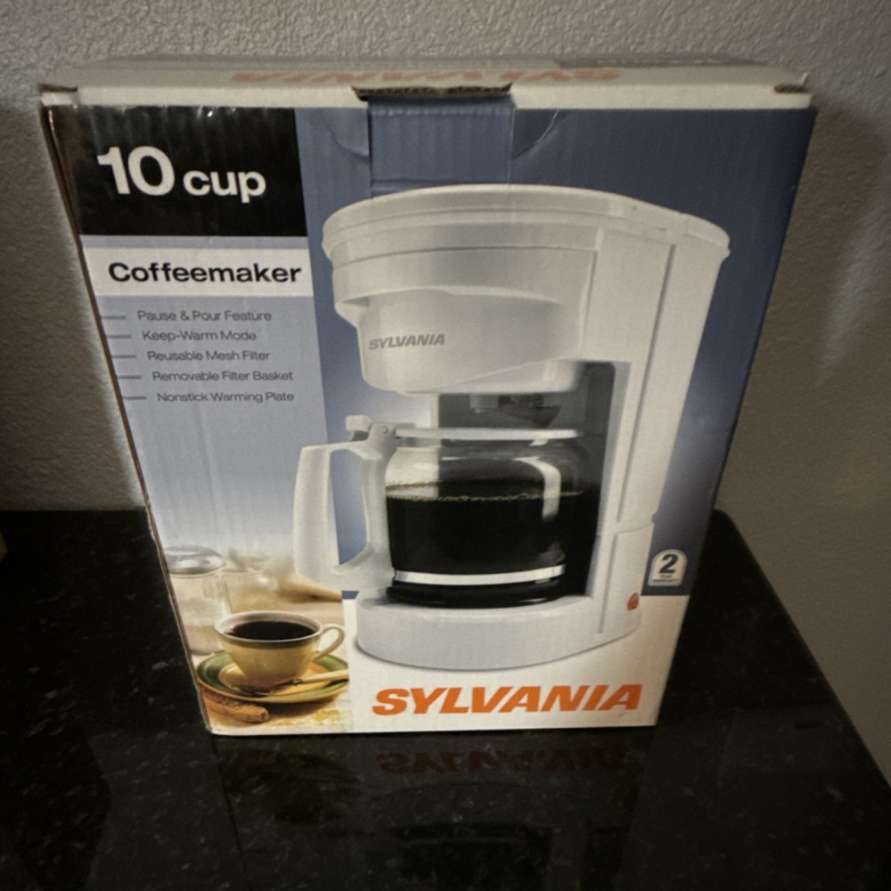 Sylvania 10 Cup White Coffeemaker Pause & Pour, Keep-Warm, Reusable Mesh Filter