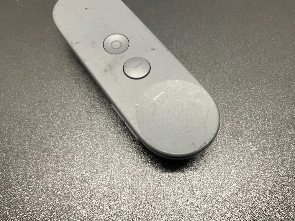 Google D9SCA Gray Wireless Remote Control For Google Daydream View VR Headset