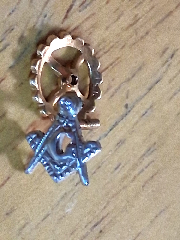 Masonic Grand Master pin 14k solid gold real diamond