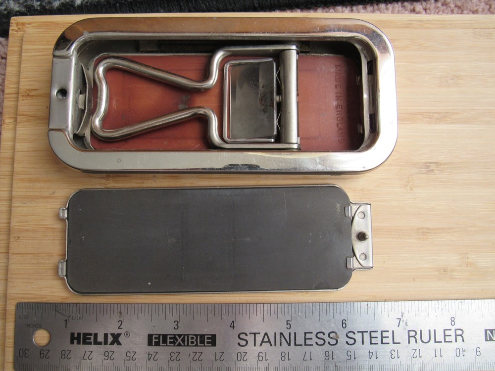 Antique Rolls Razor