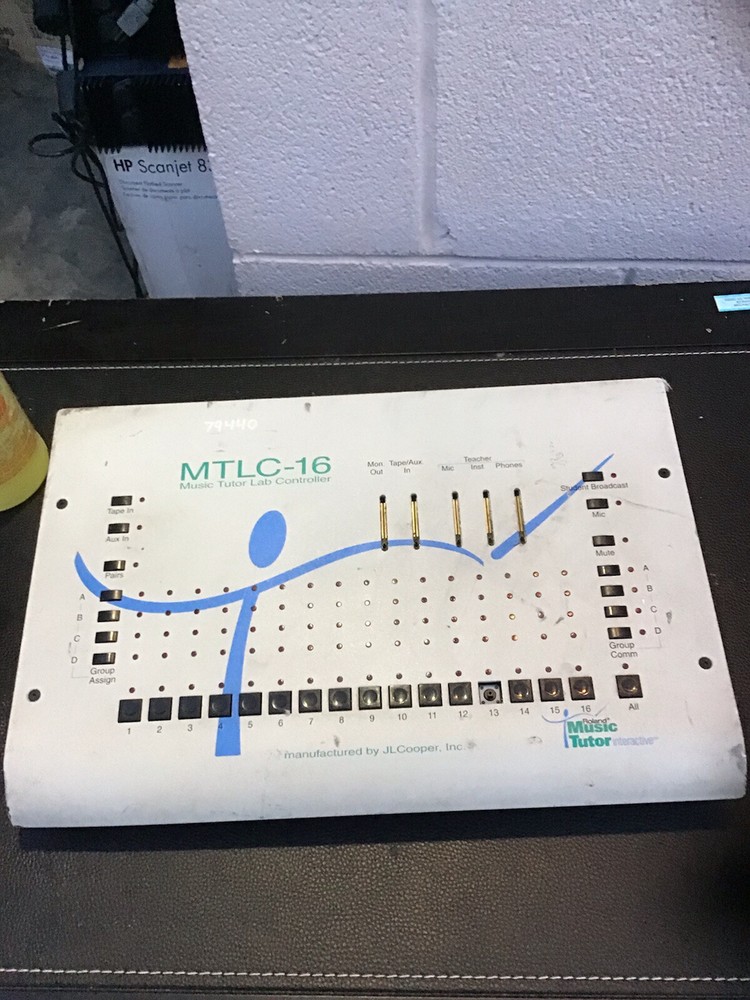 Roland Music Tutor Interactive MTLC-16 Music Tutor Lab Controller