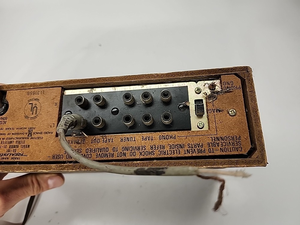 Vintage Realistic SA-101 Solid State Stereo Amplifier RadioShack Powers On As Is