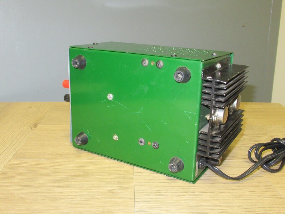 Strong World PW-127A IC Regulated variable Power supply Vintage Tool
