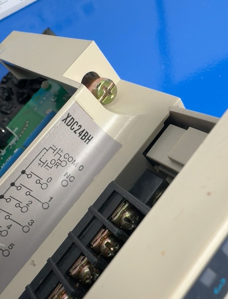 1pcs Orginal HITACHI XDC24BH Digital output module Tested