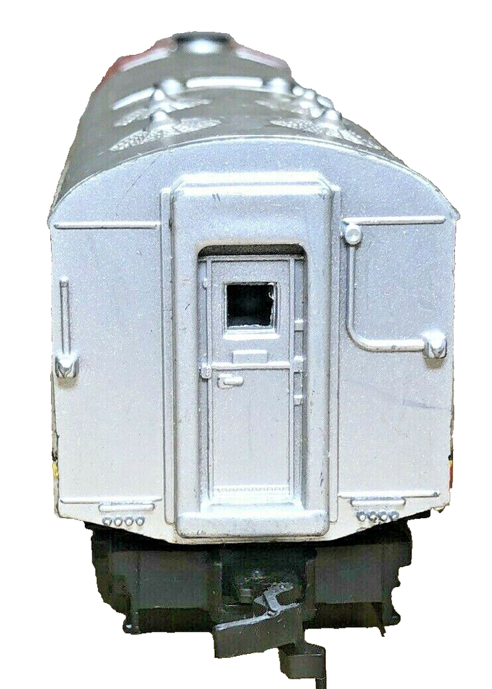 AHM Santa Fe 5028 Train Engine HO