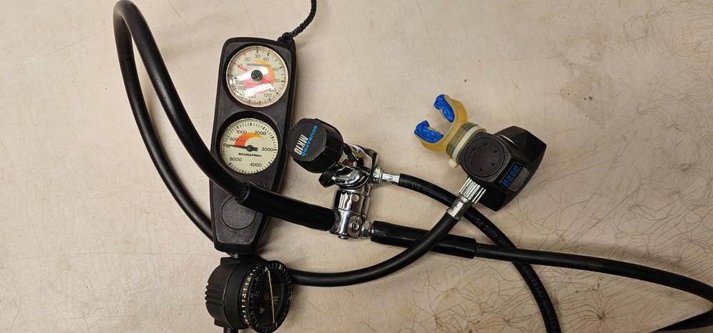 Scubapro MK10 + D350 Regulator Set w/ Console (SPG / Depth / Compass)