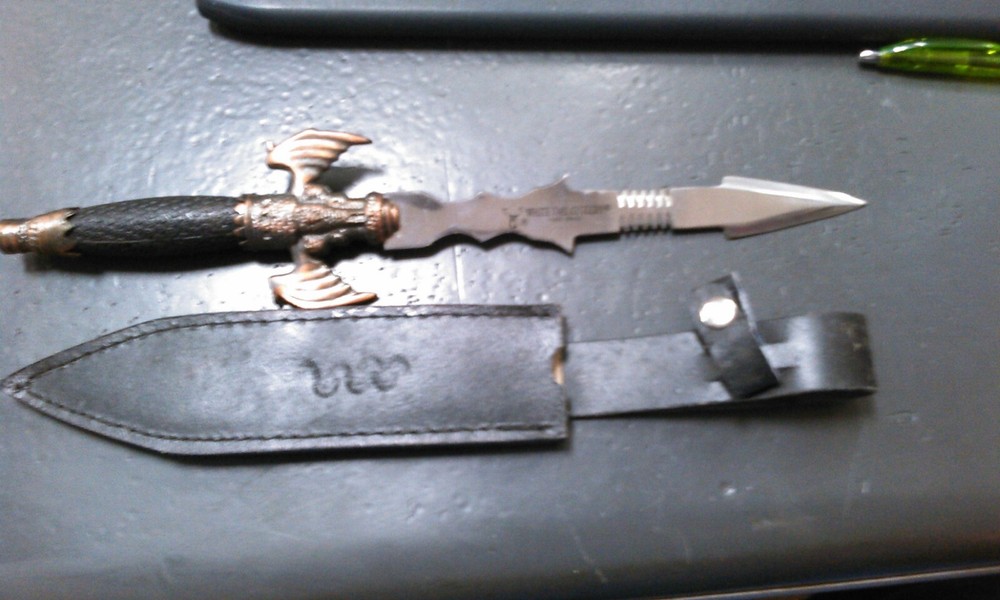 WHITE TAIL CUTLERY, HAND MADE DAGGER,