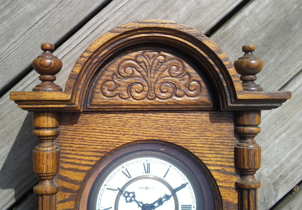 HOWARD MILLER Model #612-462 Westminster Chime Key Wind Pendulum Wall Clock