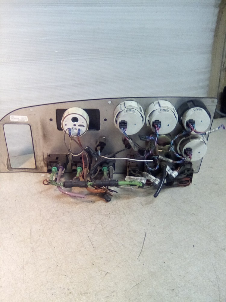 Peterbilt 387 Gauge Switch Panel 17-05006M125