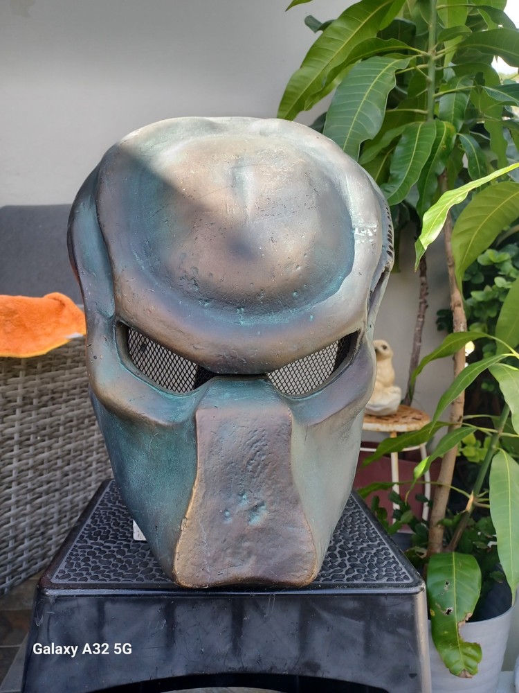 A man from another planet. Here to kill everybody. Predator