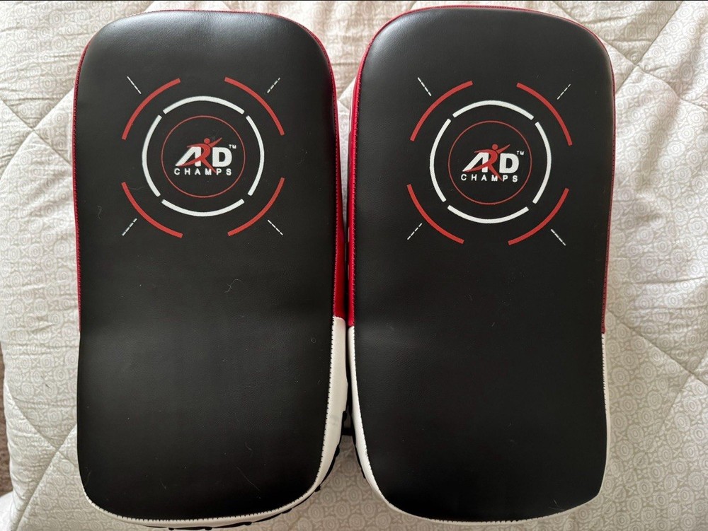 Kickboxing/Muy Thai/Karate Striking Pads