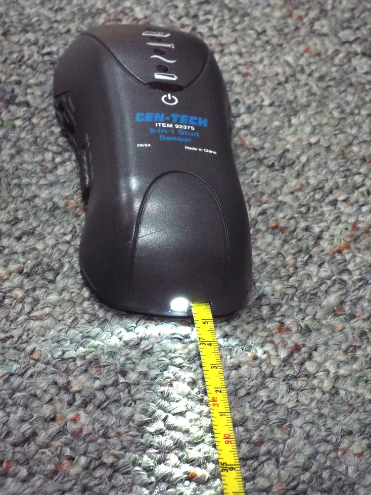 Cen-Tech 5 In 1 Stud Sensor With Led Light Measure.