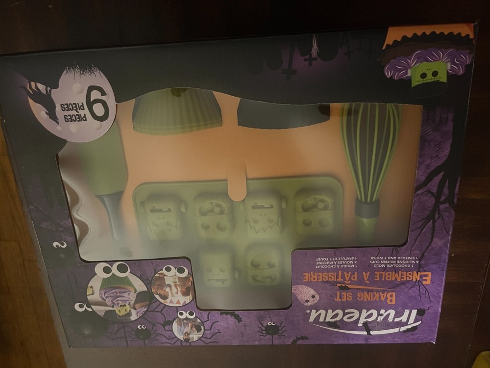 Trudeau 9 piece Halloween Baking Set-Monster Version