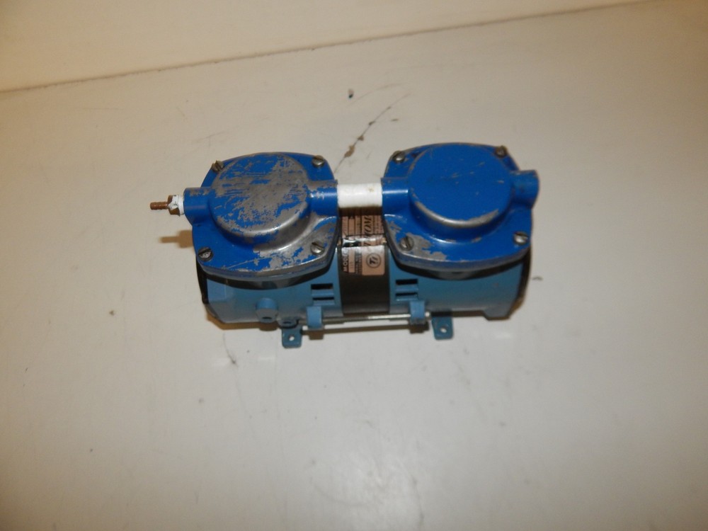 THOMAS INSTRUMENTS MODEL 2107CA18676TFE-1 PUMP (SQS41)