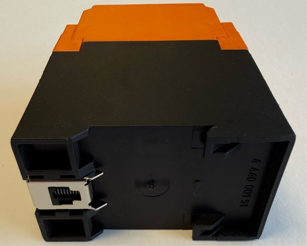 IFM Electronic Programmable Frequency-Current Converter / DW2503 / New Without Original Packaging