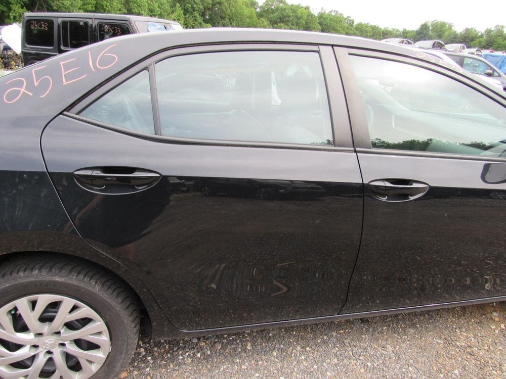 COROLLA 2018 Glove Box 1048801