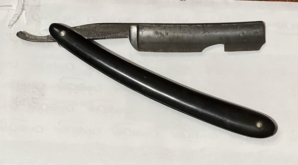Shumate’s Dollar Razor-chip In blade/handle excellent