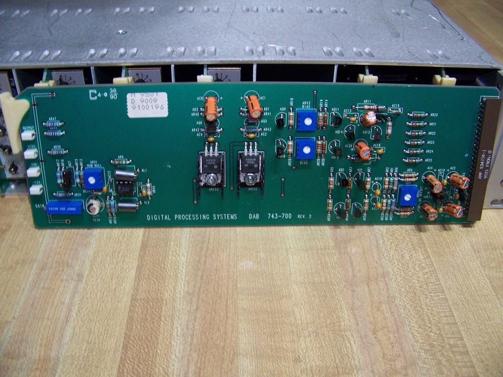 Digital Processing Systems Inc. 9500 Series Distribution Amplifier w/8504 cards