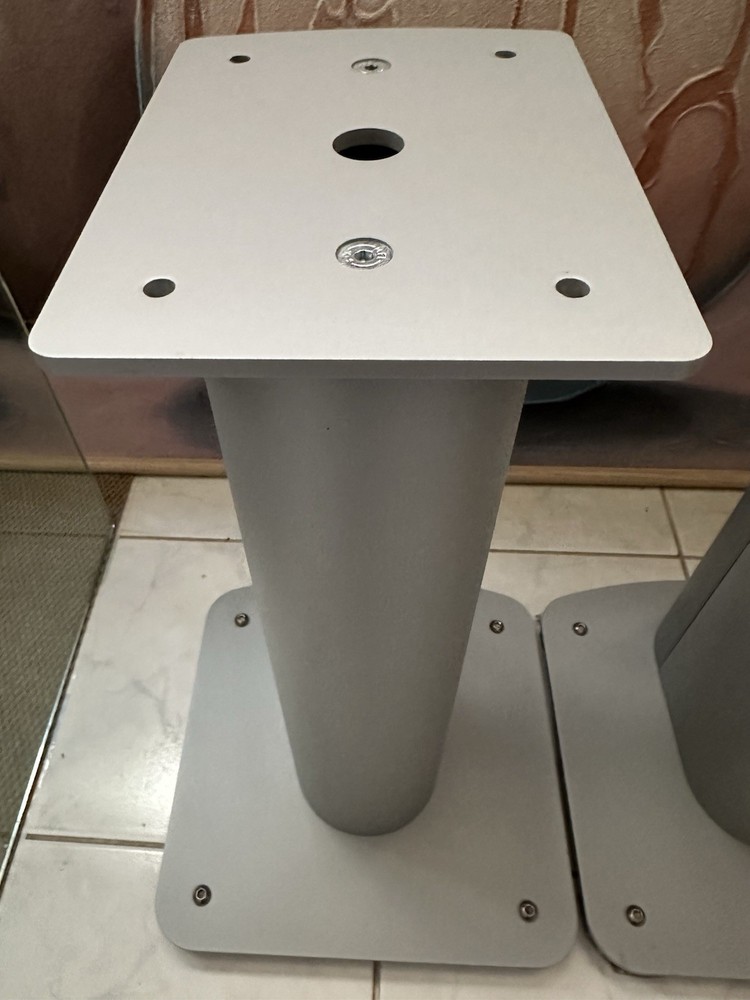 Meridian DSP3100 20" Speaker Stands Silver ( Pair )