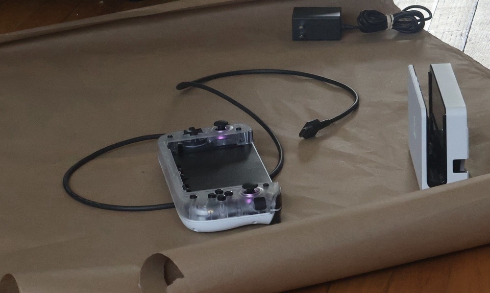 USED WHITE OLED SWITCH + 128GB SD CARD + NITRODECK