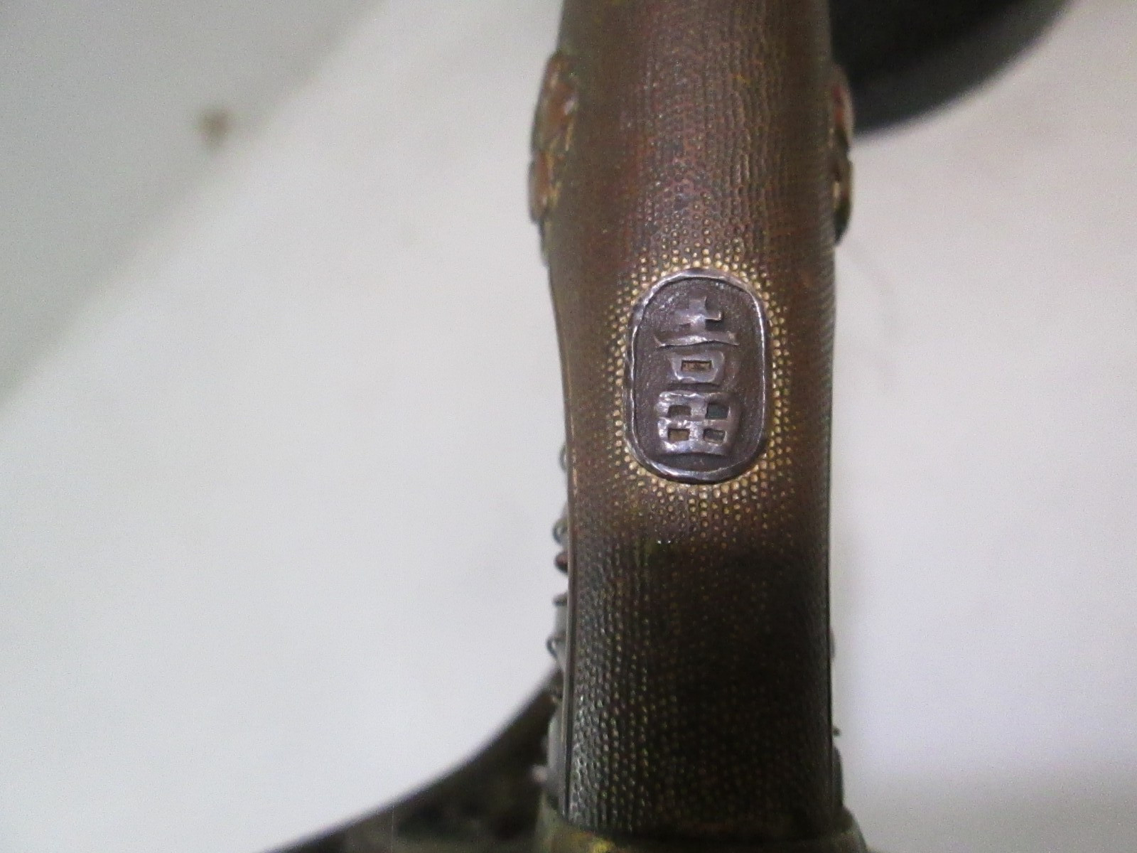 WWII JAPANESE OFFICERS PARADE SWORD WITH SCABBARD & FAMILY CREST MON LONG #L46