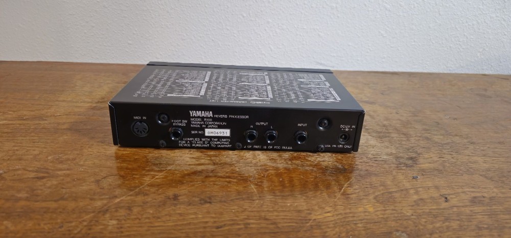 Yamaha R100 Digital Reverb Processor Black